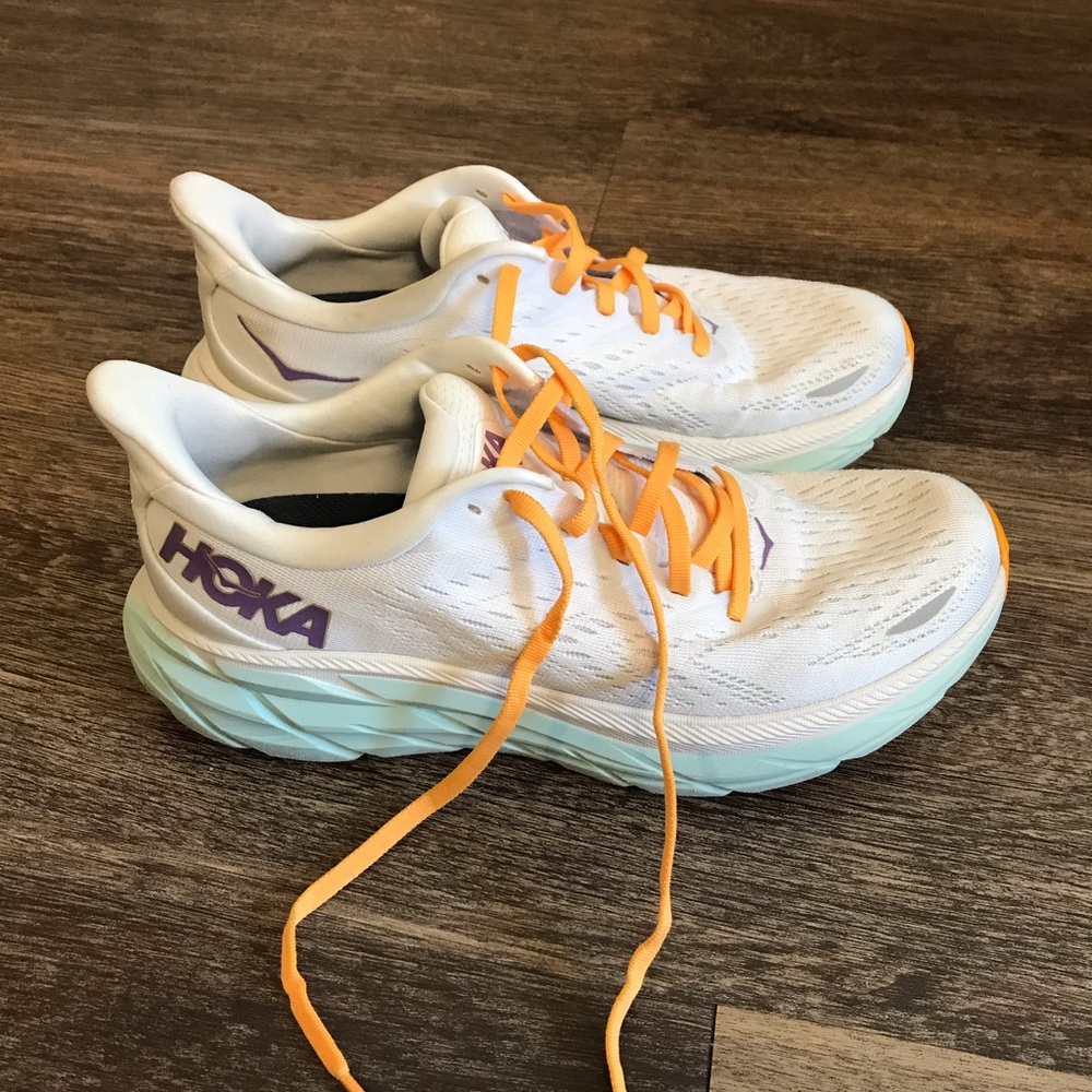 Lightly used HOKA sneakers, so cute